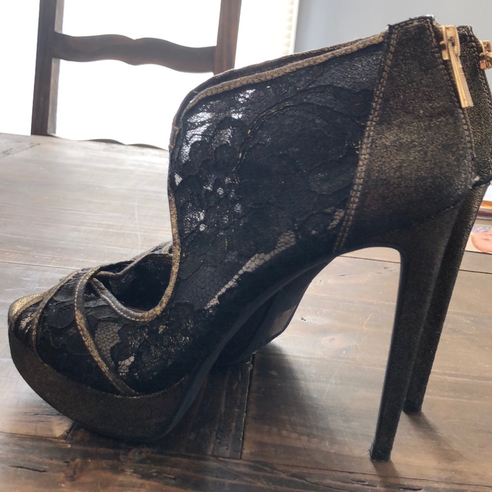 Black/gold heels